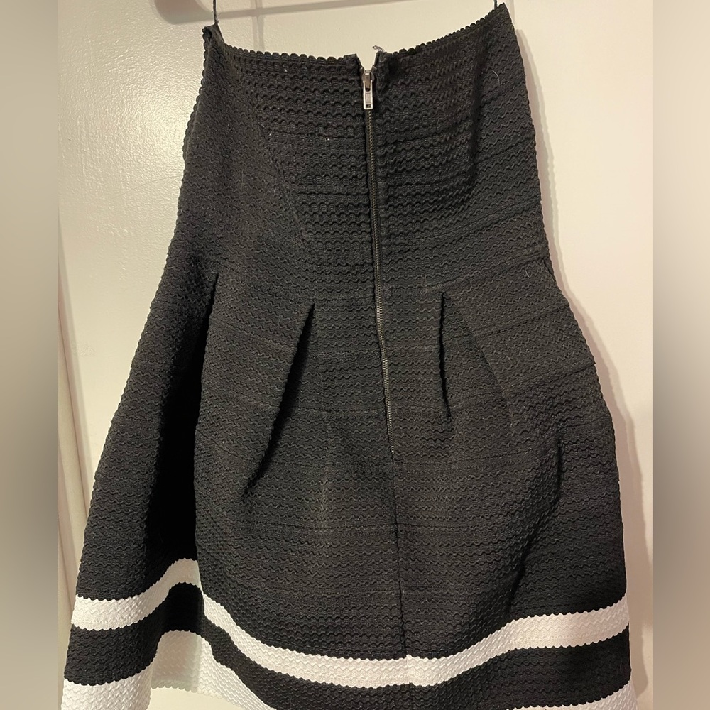 Black 👗 - Picture 3 of 3